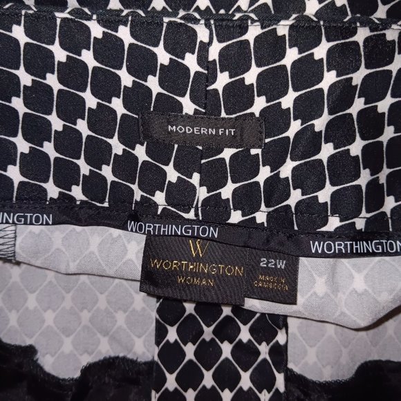 WORTHINGTON WOMAN MODERN FIT COTTON BLEND CAPRI PANTS - Picture 3 of 15